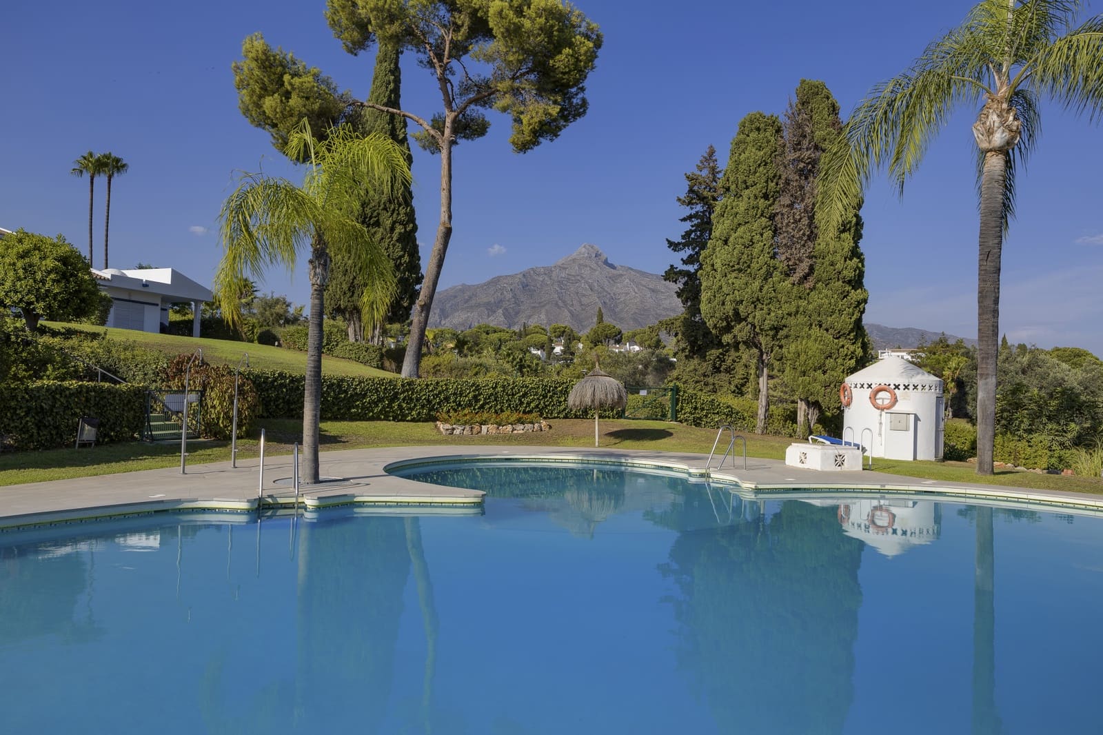 3 bedroom Penthouse for sale in Marbella with pool garage - € 669,000 (Ref: 8905927)