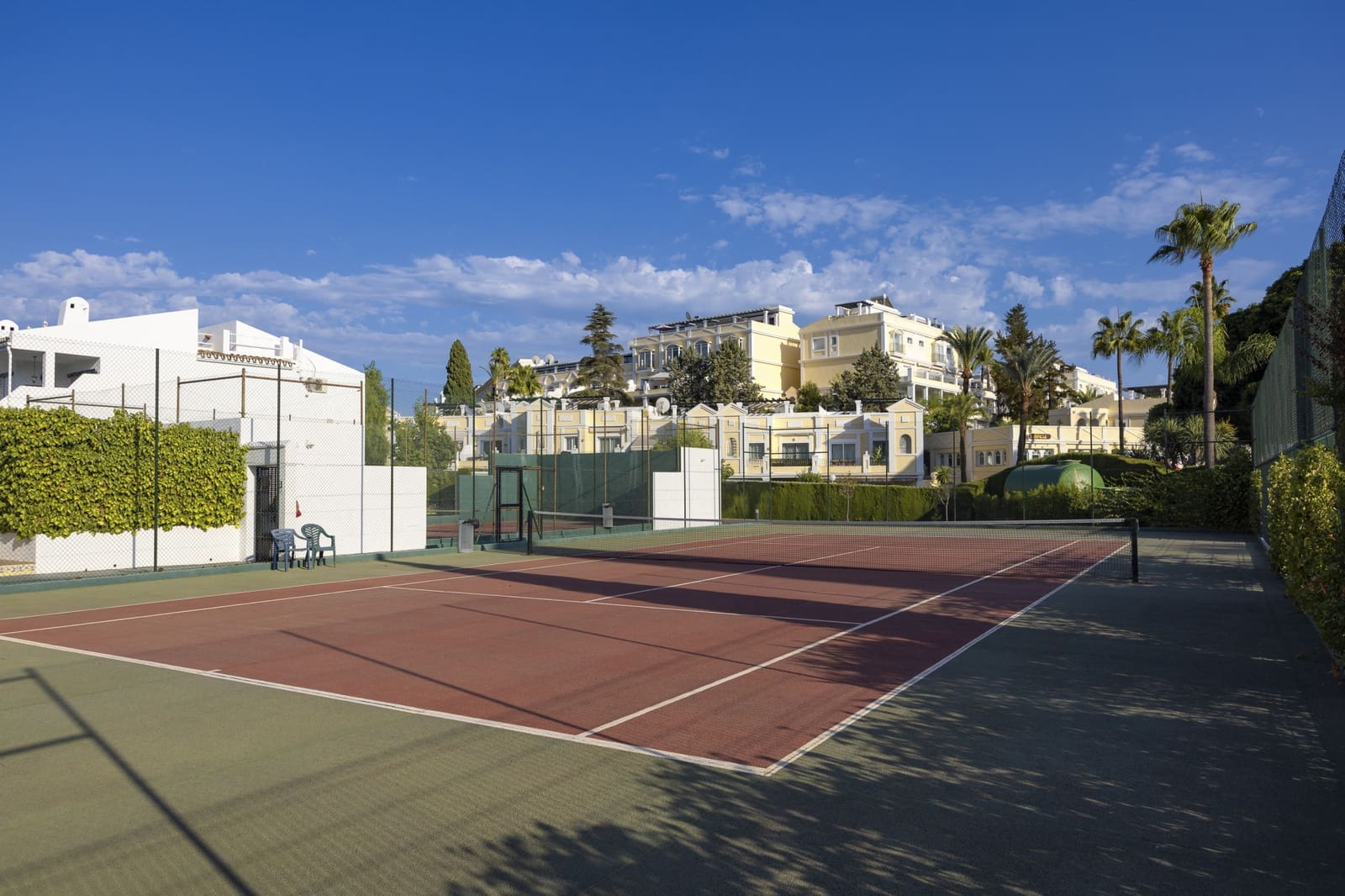 3 bedroom Penthouse for sale in Marbella with pool garage - € 669,000 (Ref: 8905927)