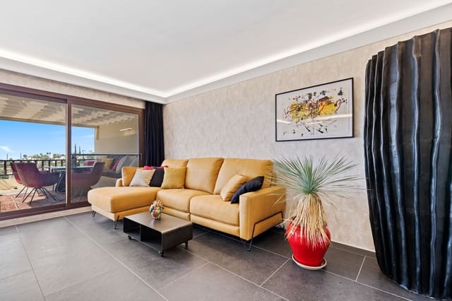 1 bedroom Penthouse for sale in Los Arqueros, Benahavís with pool garage - € 750,000 (Ref: 9233130)