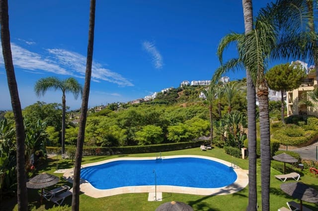 1 bedroom Penthouse for sale in Los Arqueros, Benahavís with pool garage - € 750,000 (Ref: 9233130)