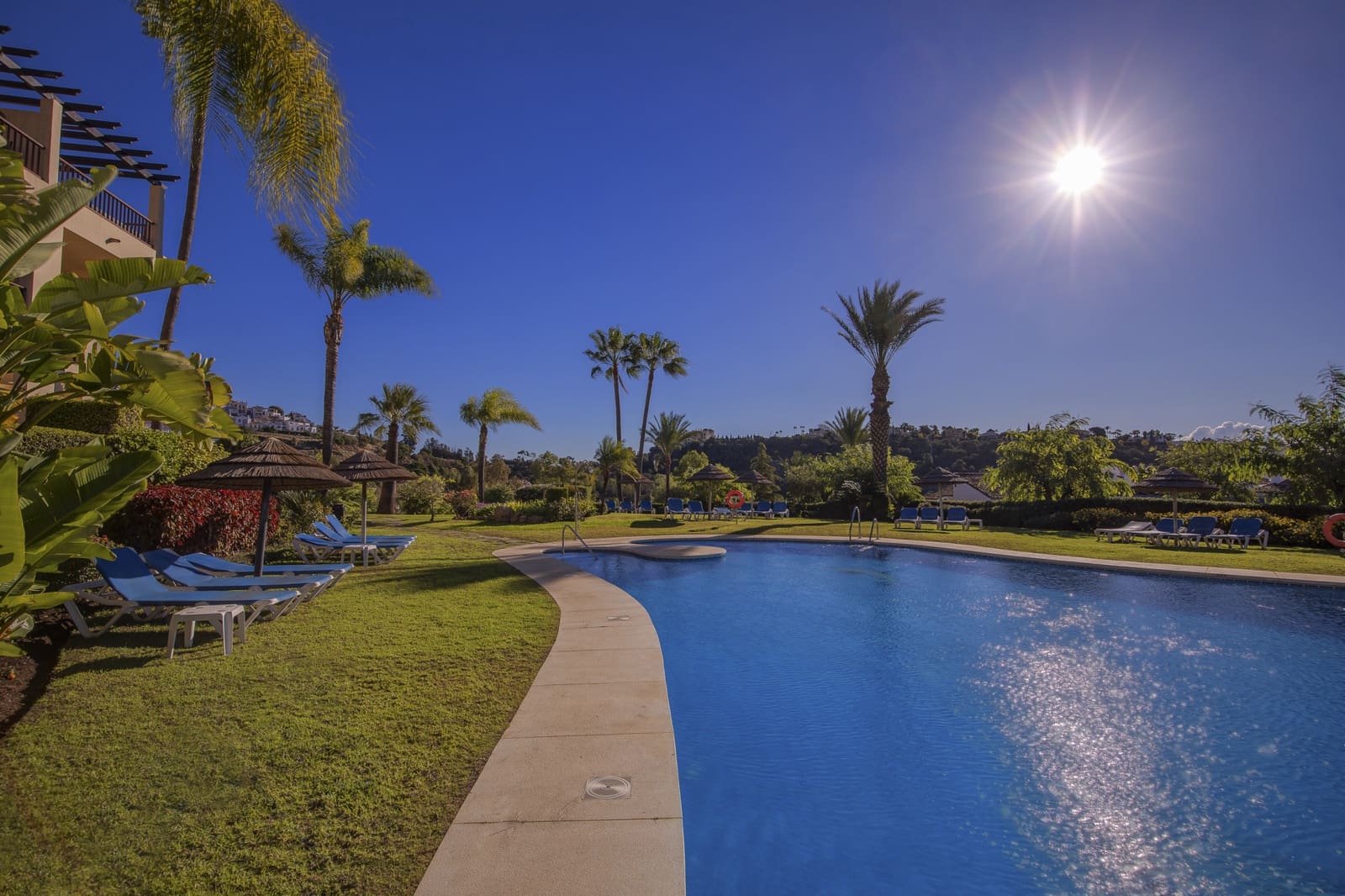 1 soverom Penthouse til salgs i Los Arqueros med svømmebasseng garasje - € 750 000 (Ref: 9233130)