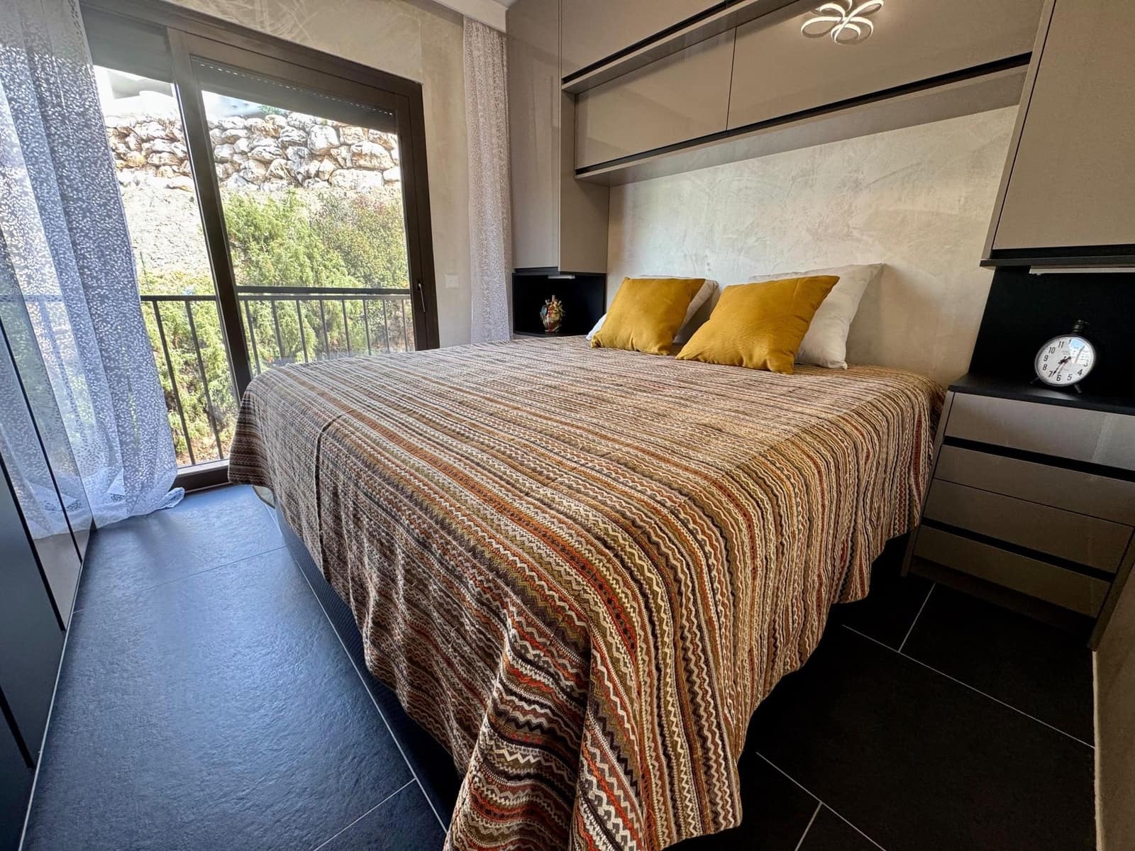 1 soverom Penthouse til salgs i Los Arqueros med svømmebasseng garasje - € 750 000 (Ref: 9233130)