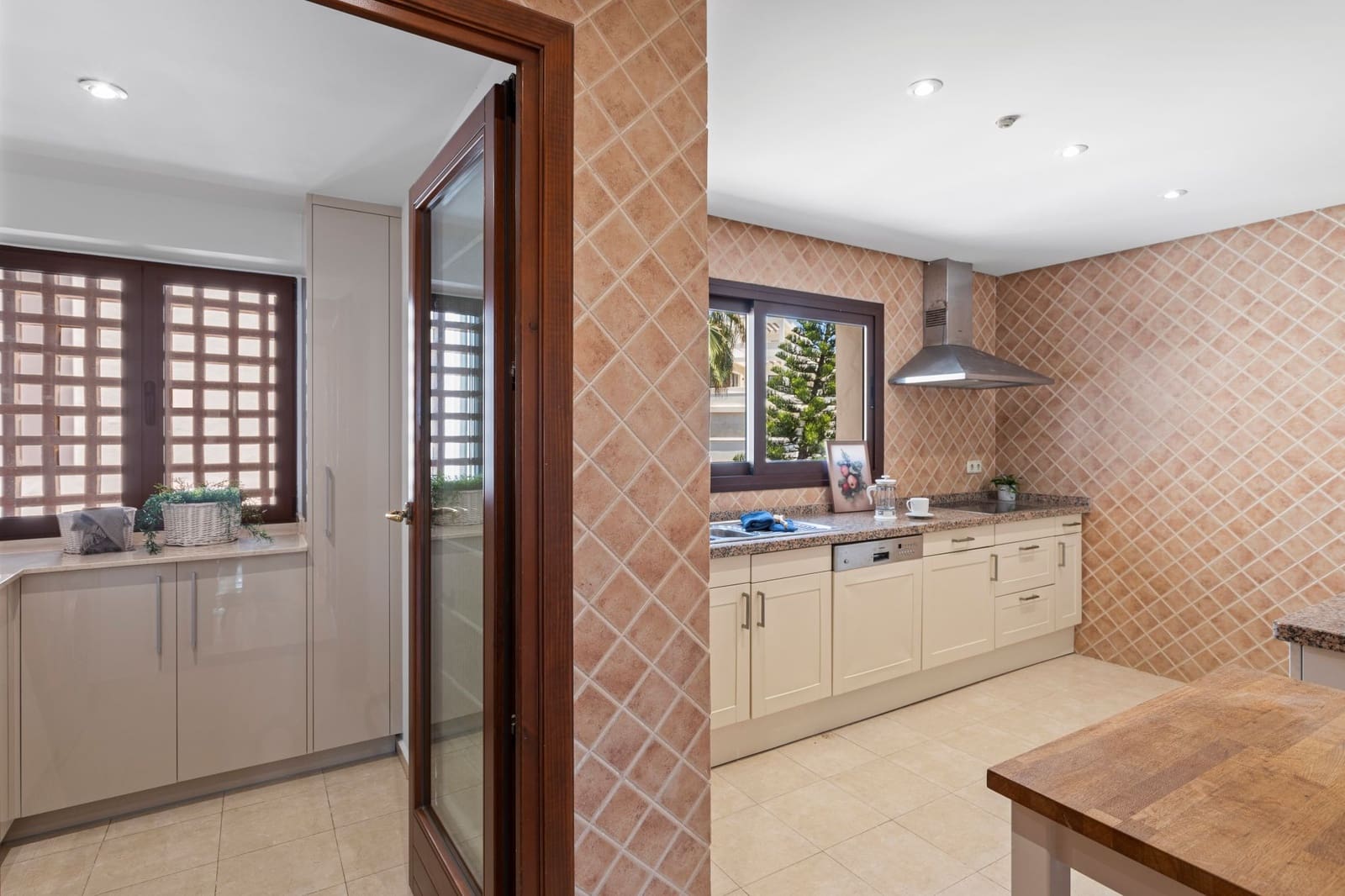 3 soveværelse Lejlighed til salg i Estepona med swimmingpool garage - € 1.700.000 (Ref: 9233139)