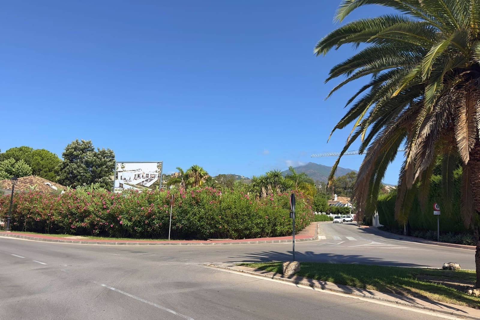 Building Plot for sale in Nueva Andalucia - € 1,300,000 (Ref: 9236084)