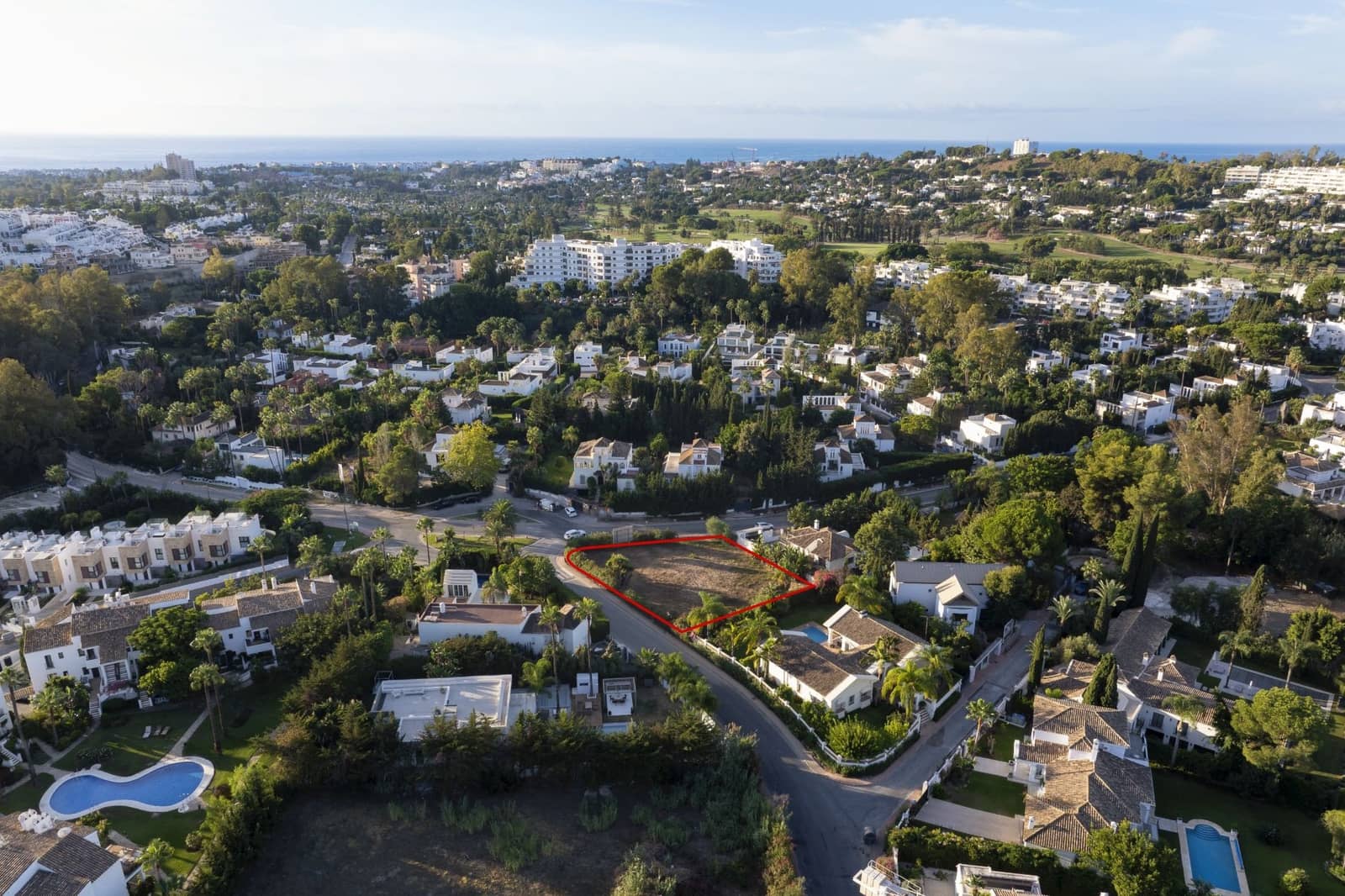 Building Plot for sale in Nueva Andalucia - € 1,300,000 (Ref: 9236084)