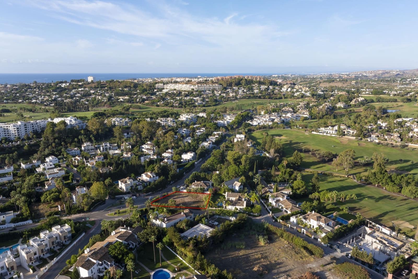 Building Plot for sale in Nueva Andalucia - € 1,300,000 (Ref: 9236084)