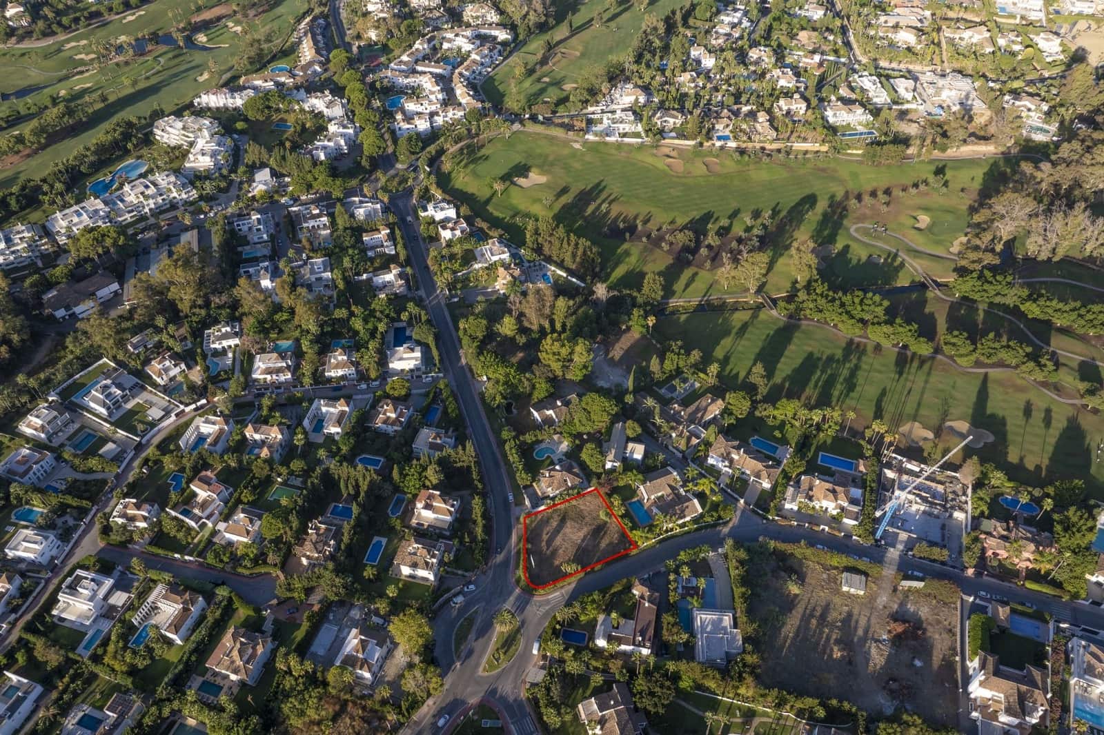 Building Plot for sale in Nueva Andalucia - € 1,300,000 (Ref: 9236084)