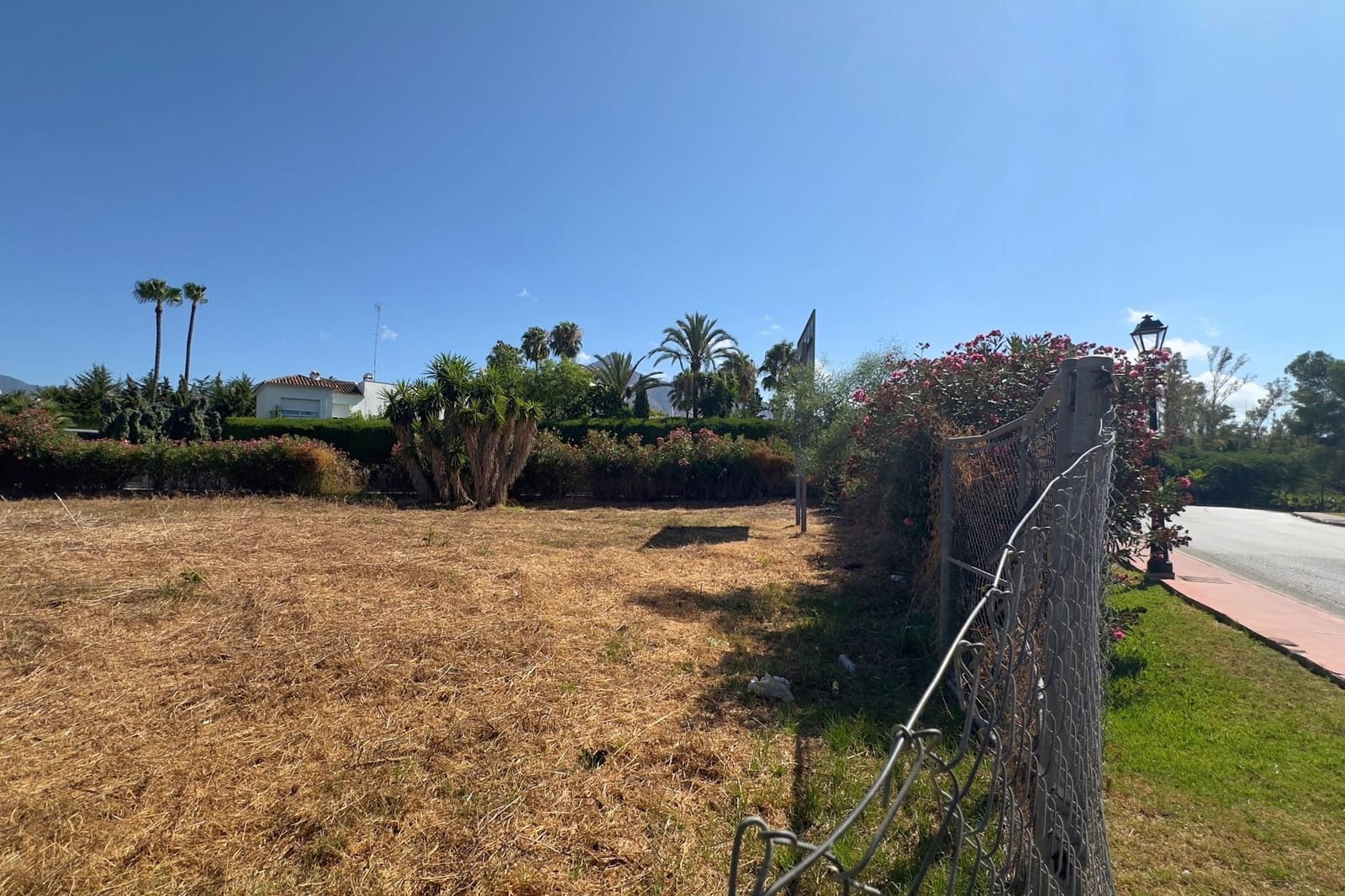 Building Plot for sale in Nueva Andalucia - € 1,300,000 (Ref: 9236084)