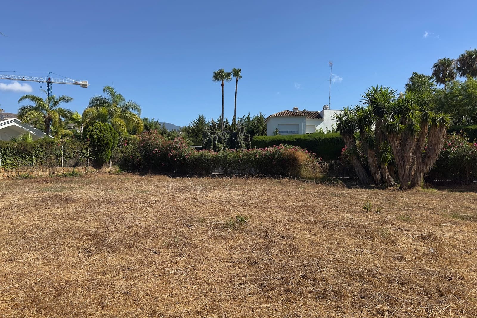 Building Plot for sale in Nueva Andalucia - € 1,300,000 (Ref: 9236084)