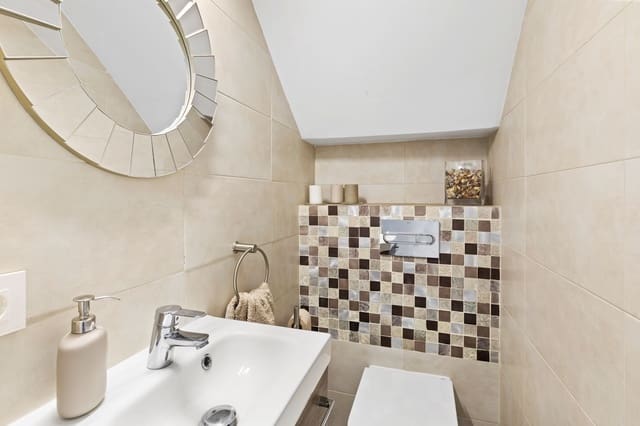 4 soverom Hus til salgs i Centro, Estepona med garasje - € 899 000 (Ref: 9256810)