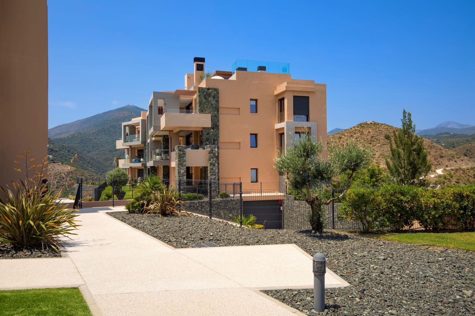 3 slaapkamer Appartement te koop in Benahavis met zwembad garage - € 1.150.000 (Ref: 9312415)