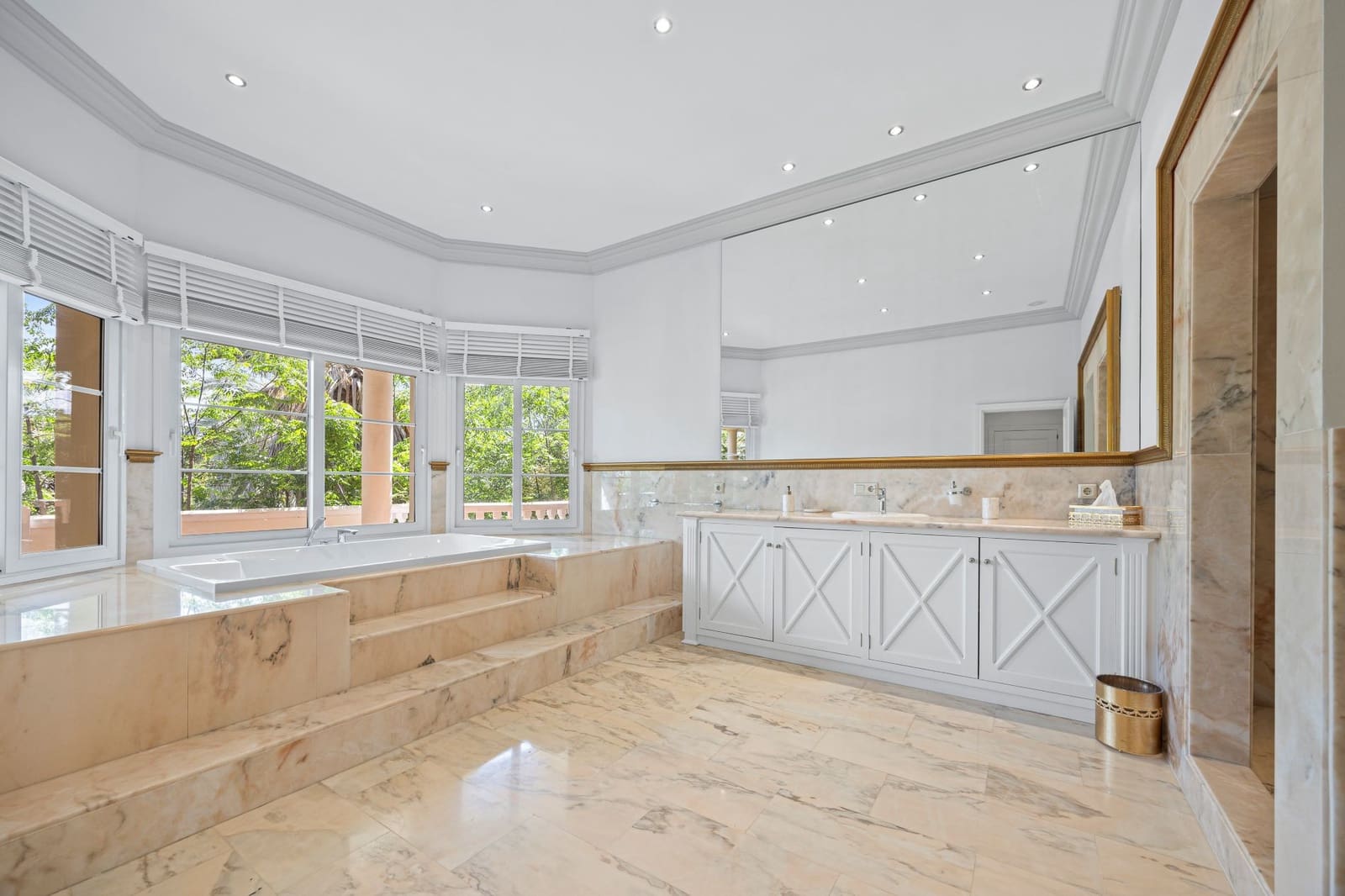 9 bedroom Villa for sale in Marbella with pool garage - € 7,900,000 (Ref: 9312416)