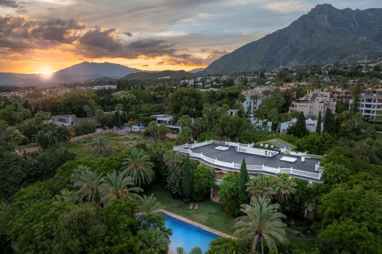 9 bedroom Villa for sale in Marbella with pool garage - € 7,900,000 (Ref: 9312416)