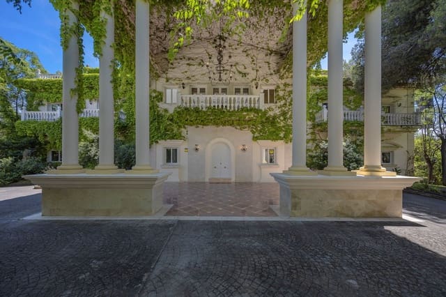 9 bedroom Villa for sale in Sierra Blanca, Marbella with pool garage - € 7,900,000 (Ref: 9312416)