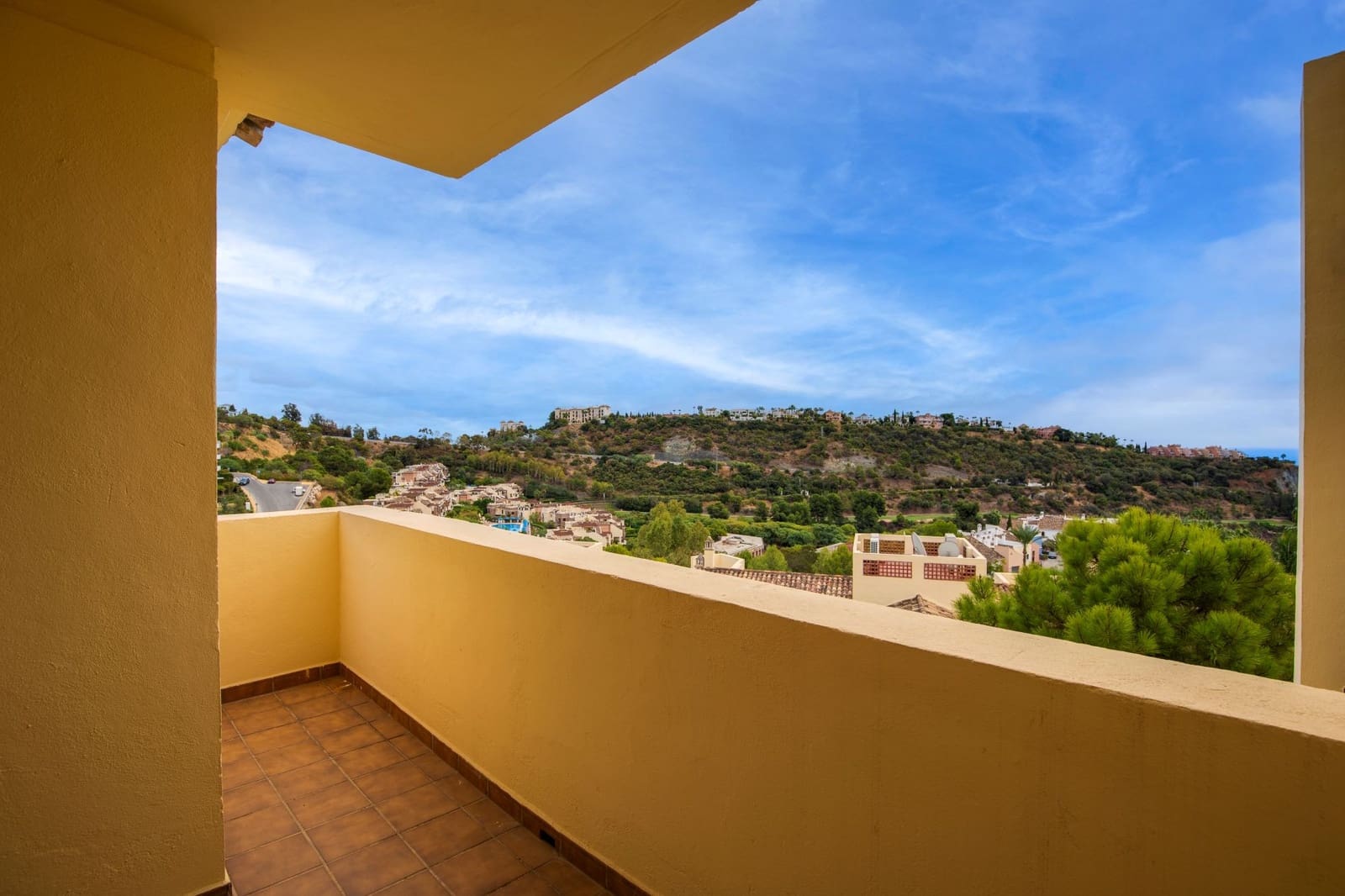 3 bedroom Apartment for sale in Los Arqueros with pool garage - € 520,000 (Ref: 9349095)