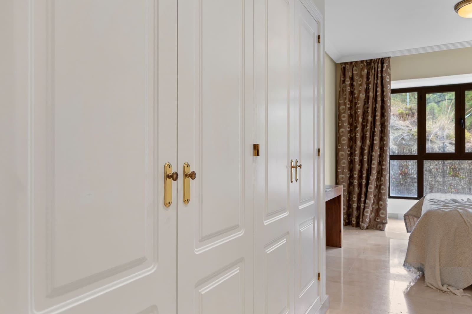 3 bedroom Apartment for sale in Los Arqueros with pool garage - € 520,000 (Ref: 9349095)