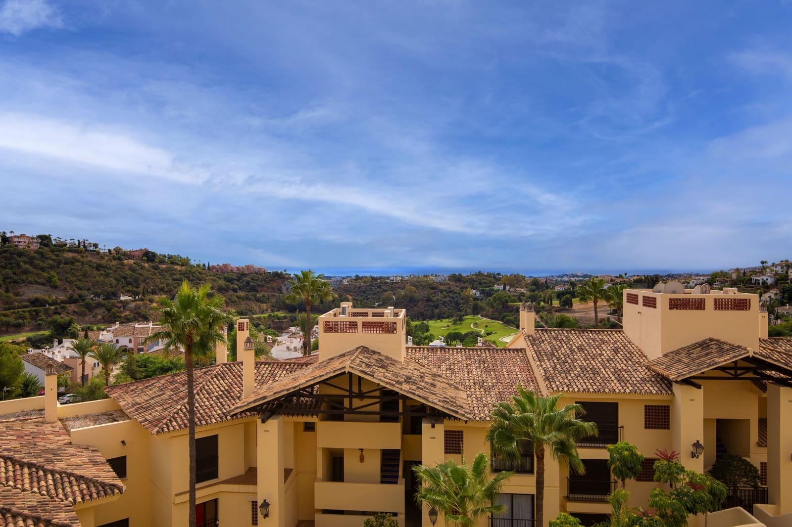 3 bedroom Apartment for sale in Los Arqueros with pool garage - € 520,000 (Ref: 9349095)