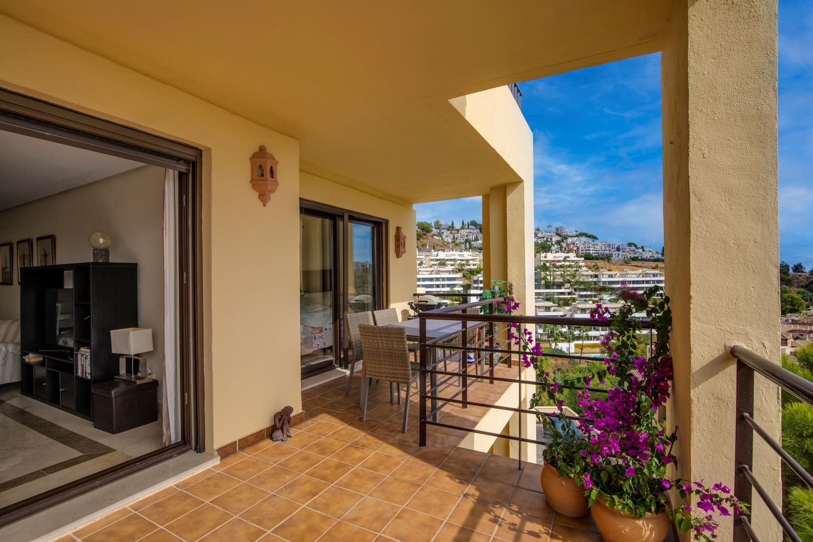 3 bedroom Apartment for sale in Los Arqueros with pool garage - € 520,000 (Ref: 9349095)