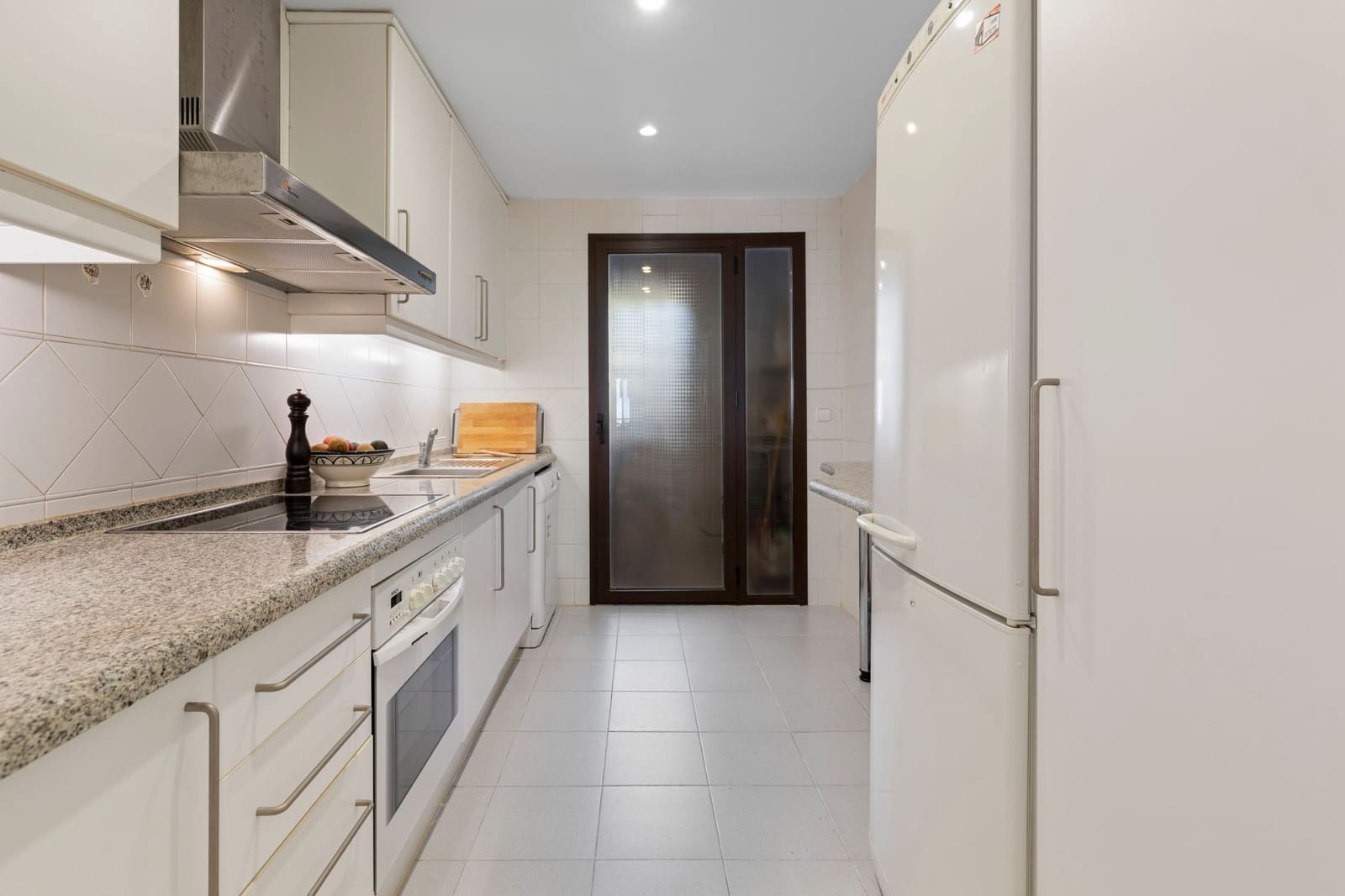 3 bedroom Apartment for sale in Los Arqueros with pool garage - € 520,000 (Ref: 9349095)