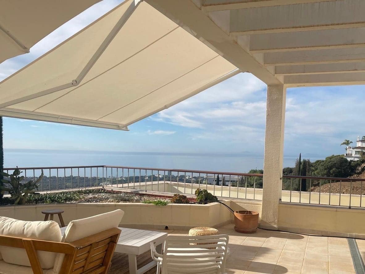 3 sypialnia Penthouse na sprzedaż w Marbella z basenem garażem - 795 000 € (Ref: 9385183)