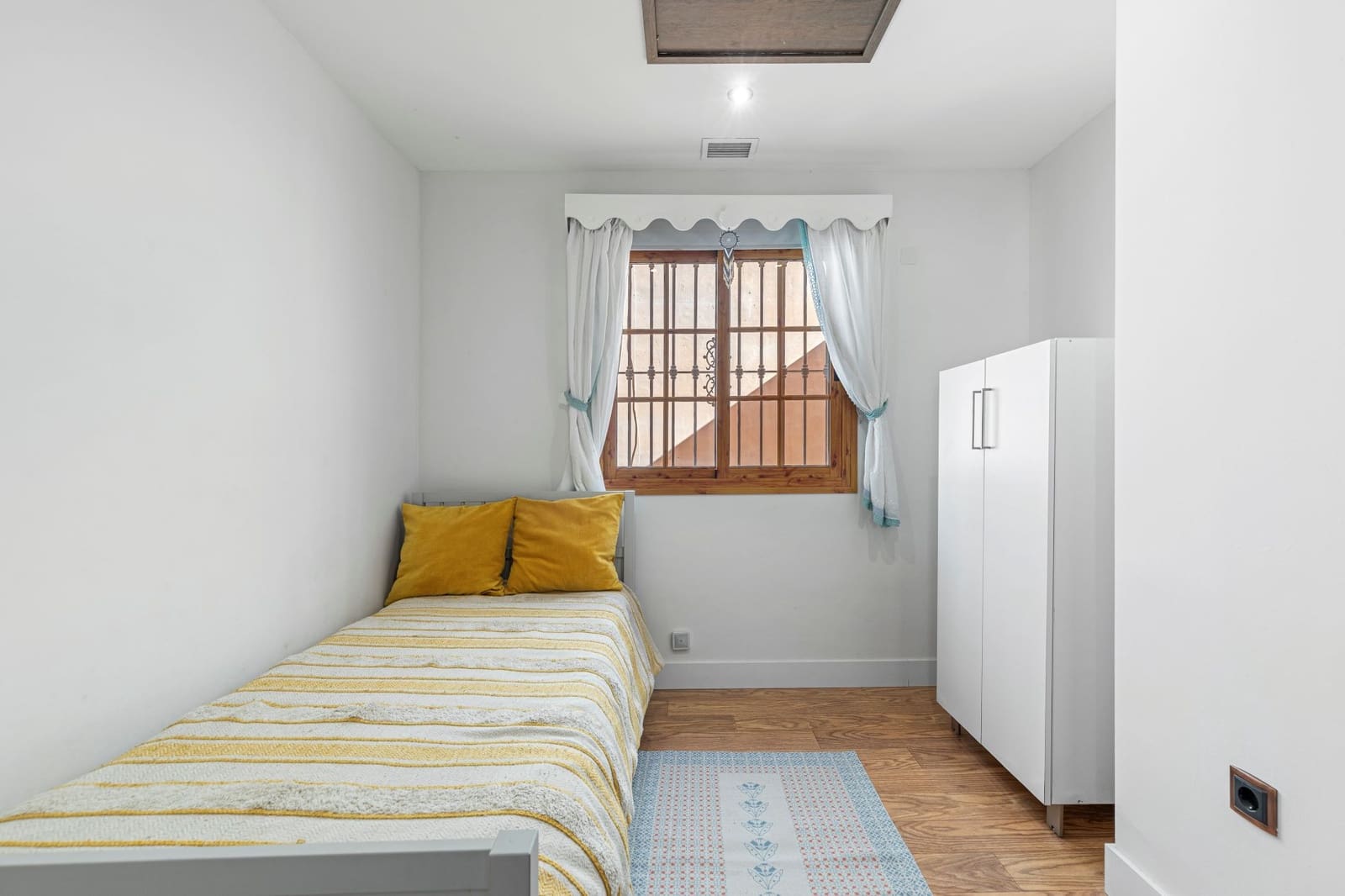 4 bedroom Townhouse for sale in Mijas Costa with garage - € 375,000 (Ref: 9413747)