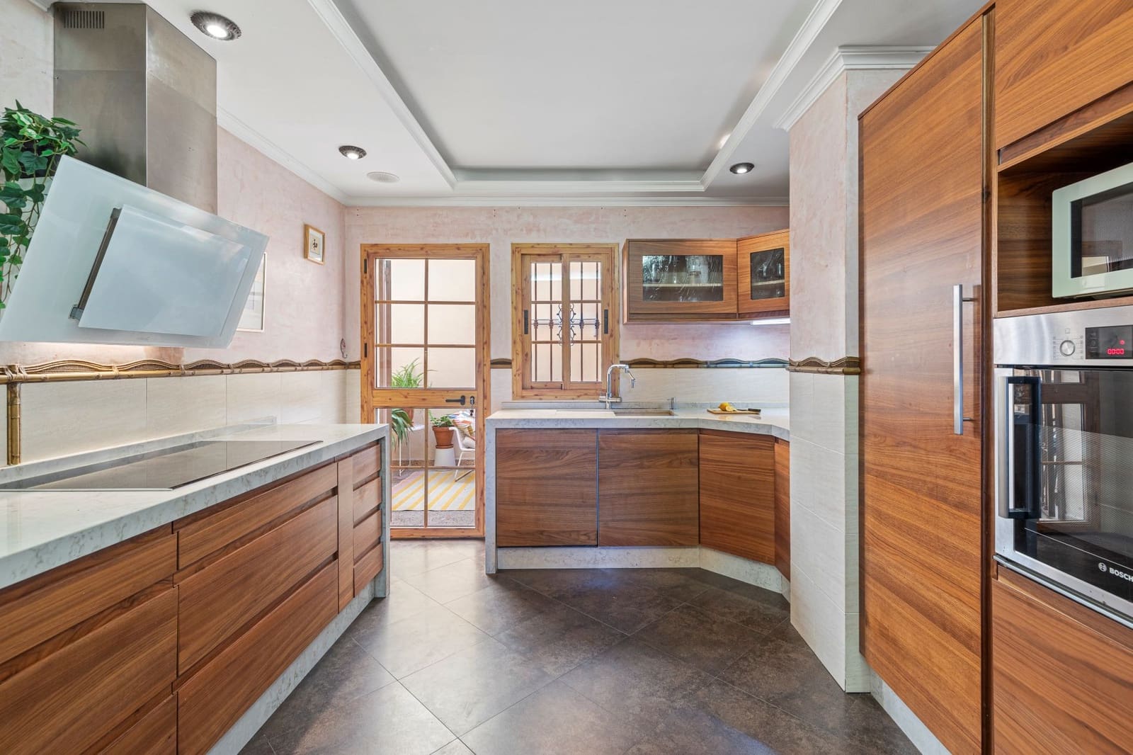 4 bedroom Townhouse for sale in Mijas Costa with garage - € 375,000 (Ref: 9413747)