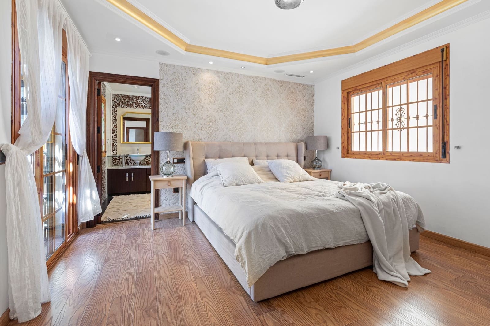 4 bedroom Townhouse for sale in Mijas Costa with garage - € 375,000 (Ref: 9413747)