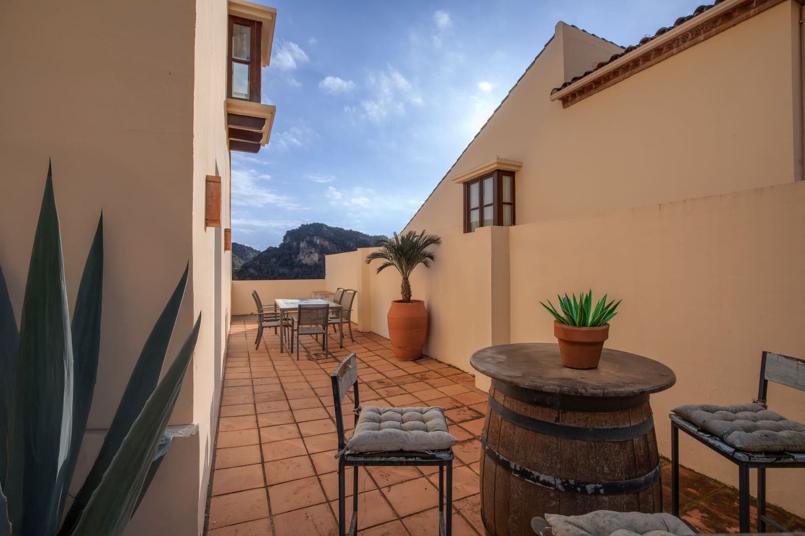 4 soverom Hus til salgs i Benahavis med svømmebasseng garasje - € 425 000 (Ref: 9451982)