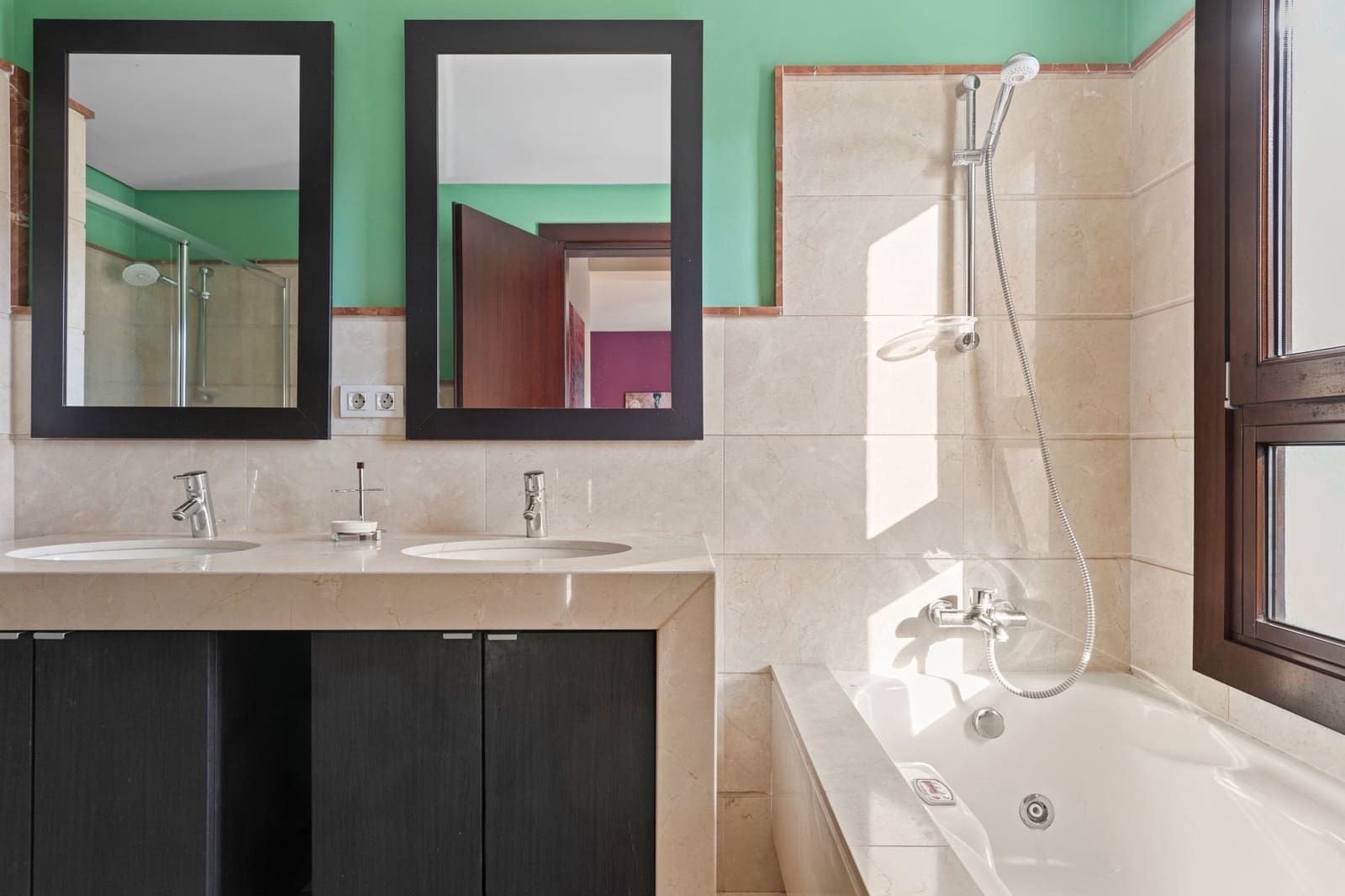 4 soverom Hus til salgs i Benahavis med svømmebasseng garasje - € 425 000 (Ref: 9451982)