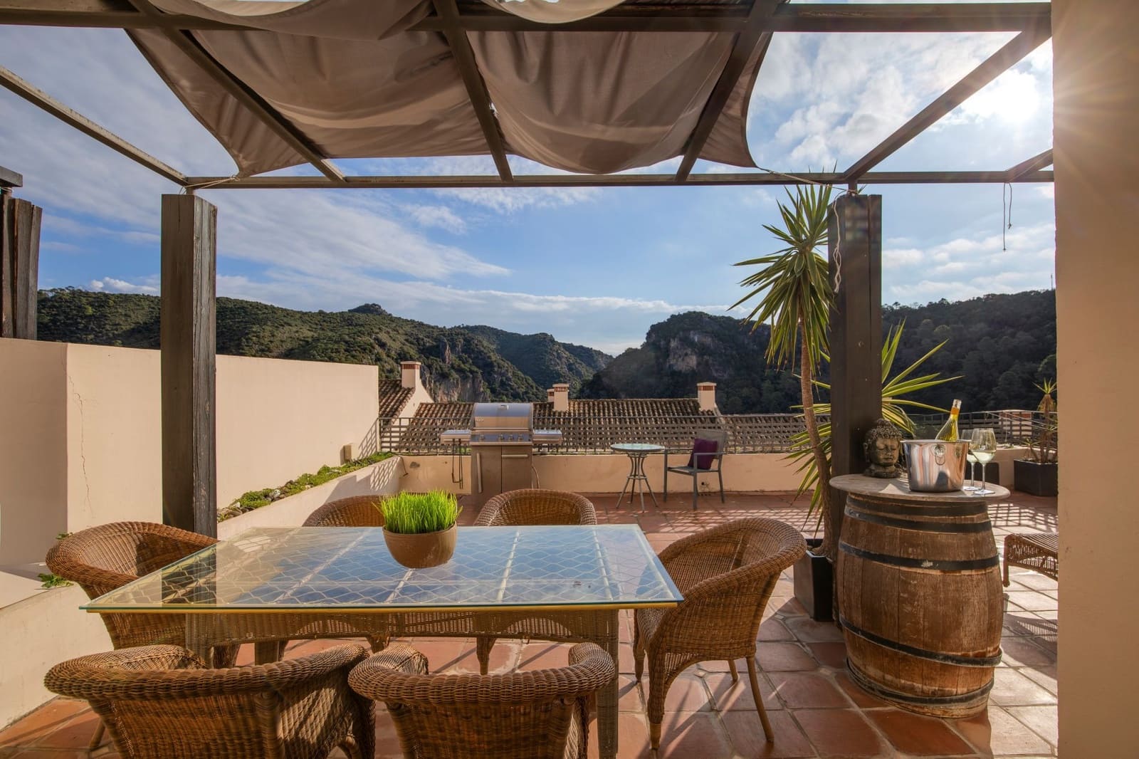 4 soverom Hus til salgs i Benahavis med svømmebasseng garasje - € 425 000 (Ref: 9451982)