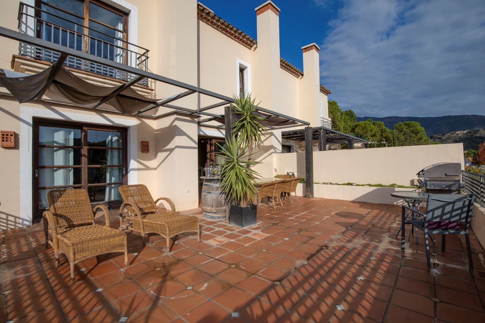 4 soverom Hus til salgs i Benahavis med svømmebasseng garasje - € 425 000 (Ref: 9451982)