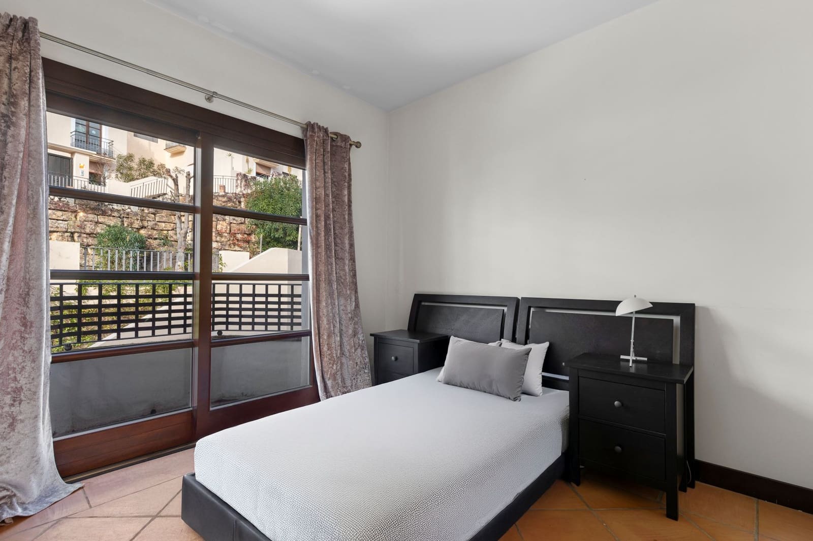 4 soverom Hus til salgs i Benahavis med svømmebasseng garasje - € 425 000 (Ref: 9451982)