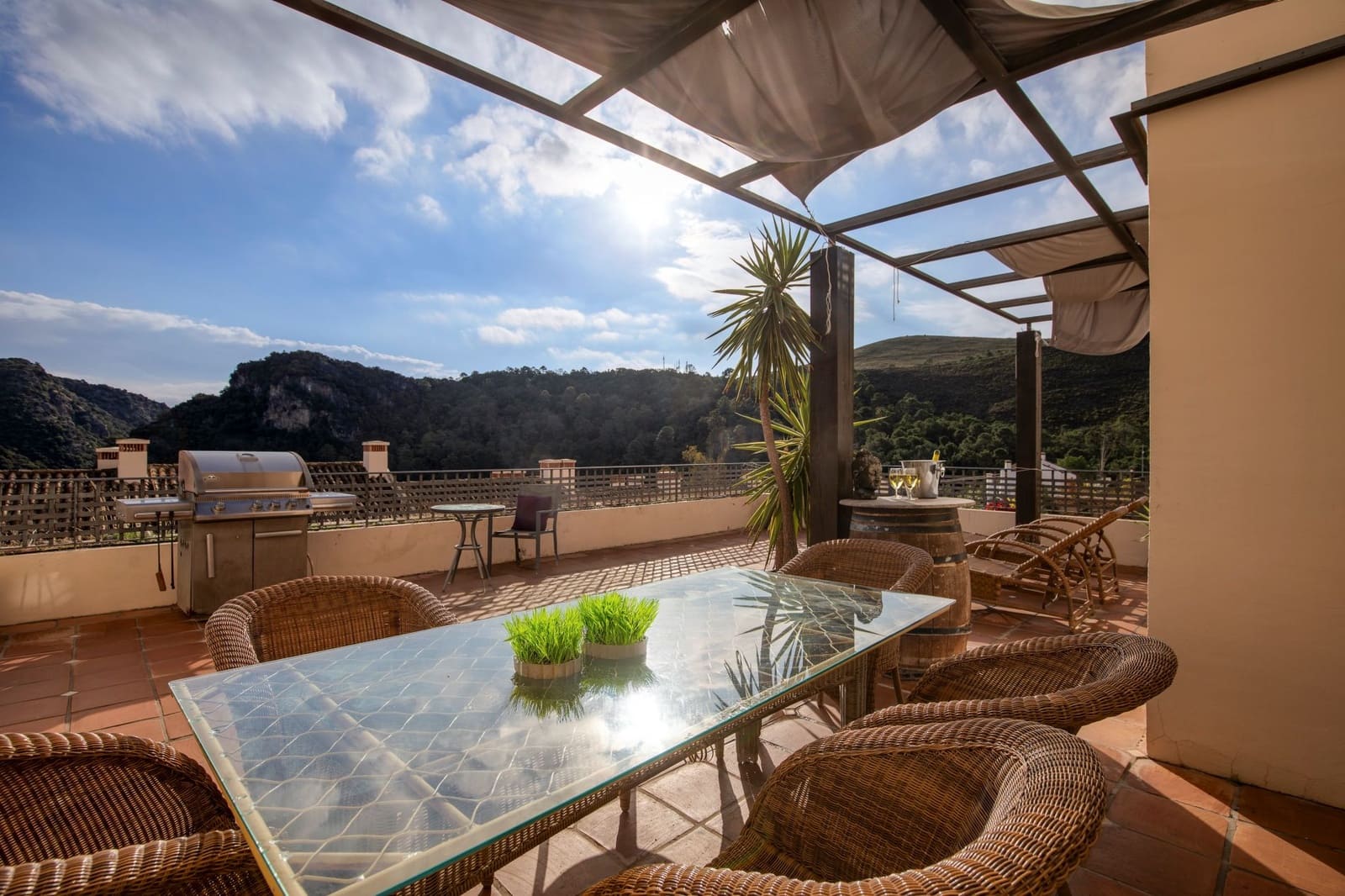 4 soverom Hus til salgs i Benahavis med svømmebasseng garasje - € 425 000 (Ref: 9451982)