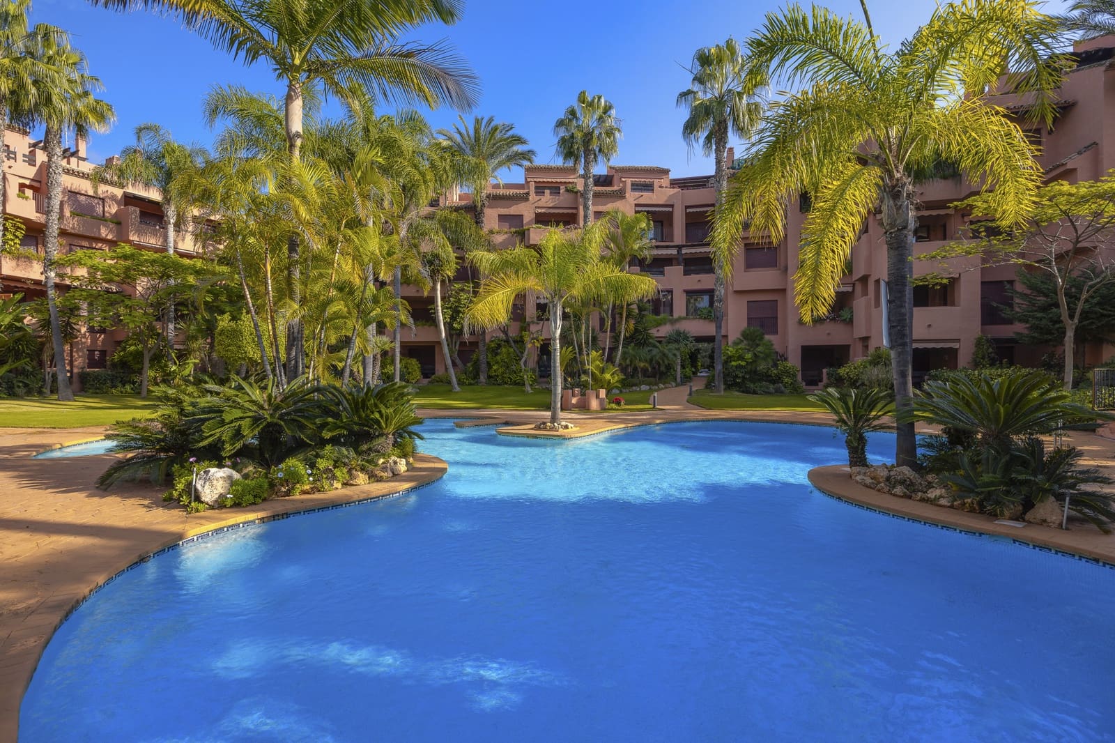 3 makuuhuone Huoneisto myytävänä paikassa Marbella mukana uima-altaan 
autotalli - 750 000 € (Ref: 9455945)