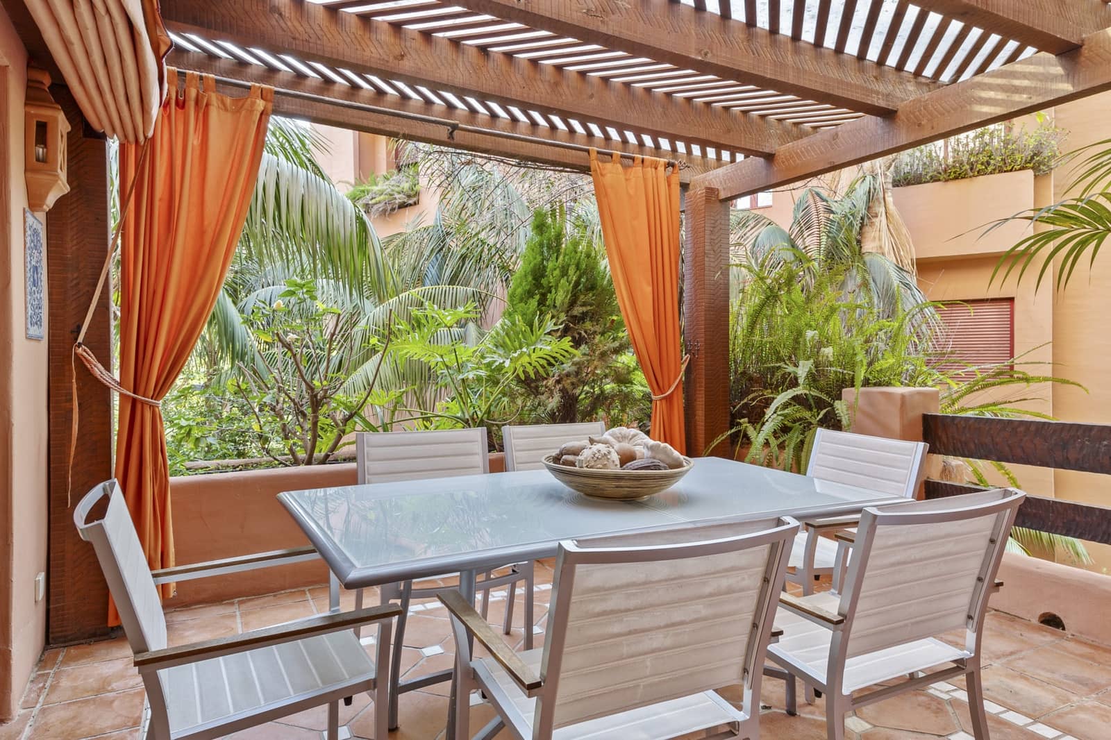 3 Zimmer Apartment zu verkaufen in Marbella mit Pool Garage - 750.000 € (Ref: 9455945)