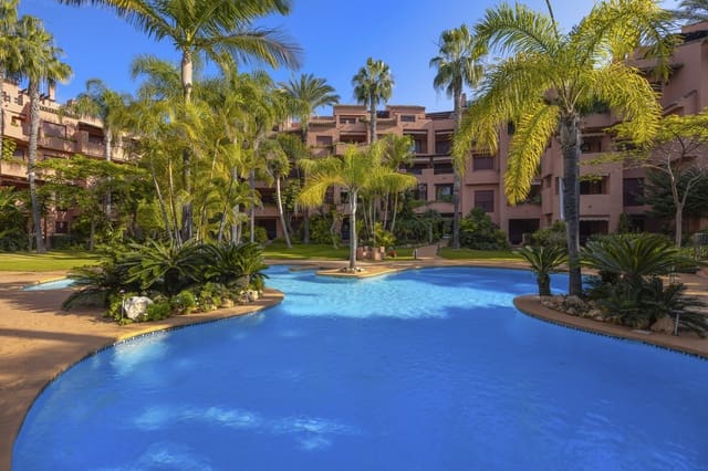 3 makuuhuone Huoneisto myytävänä paikassa Las Chapas, Marbella mukana uima-altaan 
autotalli - 750 000 € (Ref: 9455945)