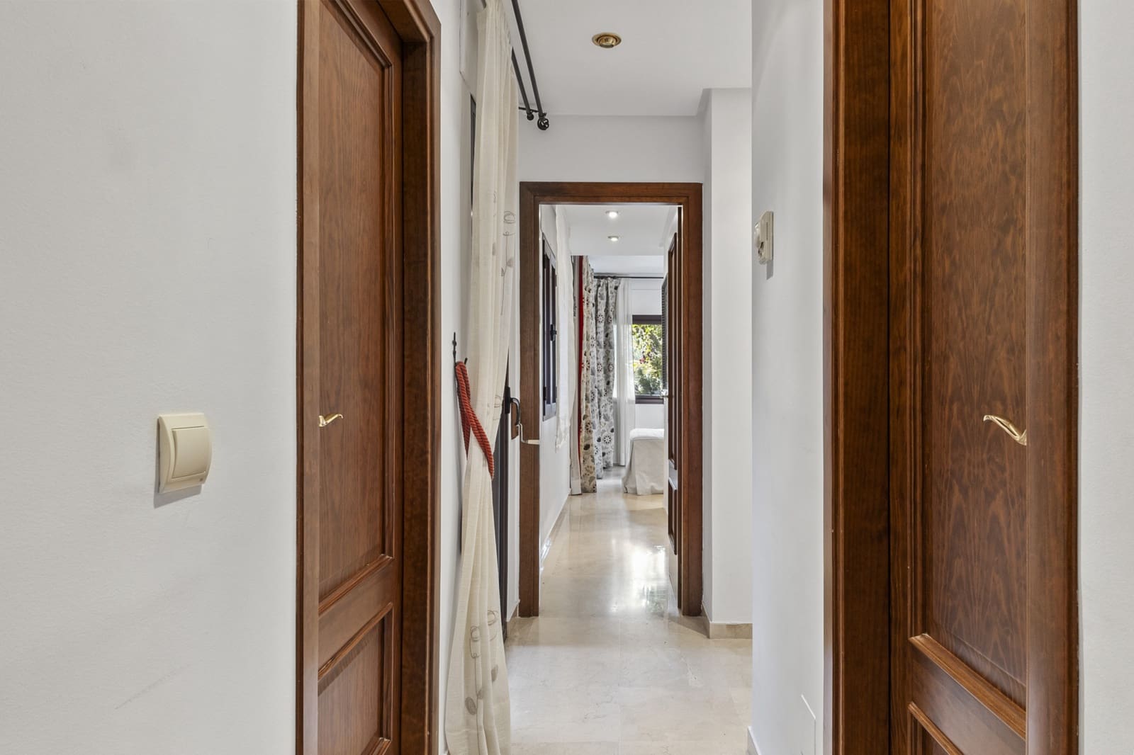 3 Zimmer Apartment zu verkaufen in Marbella mit Pool Garage - 750.000 € (Ref: 9455945)