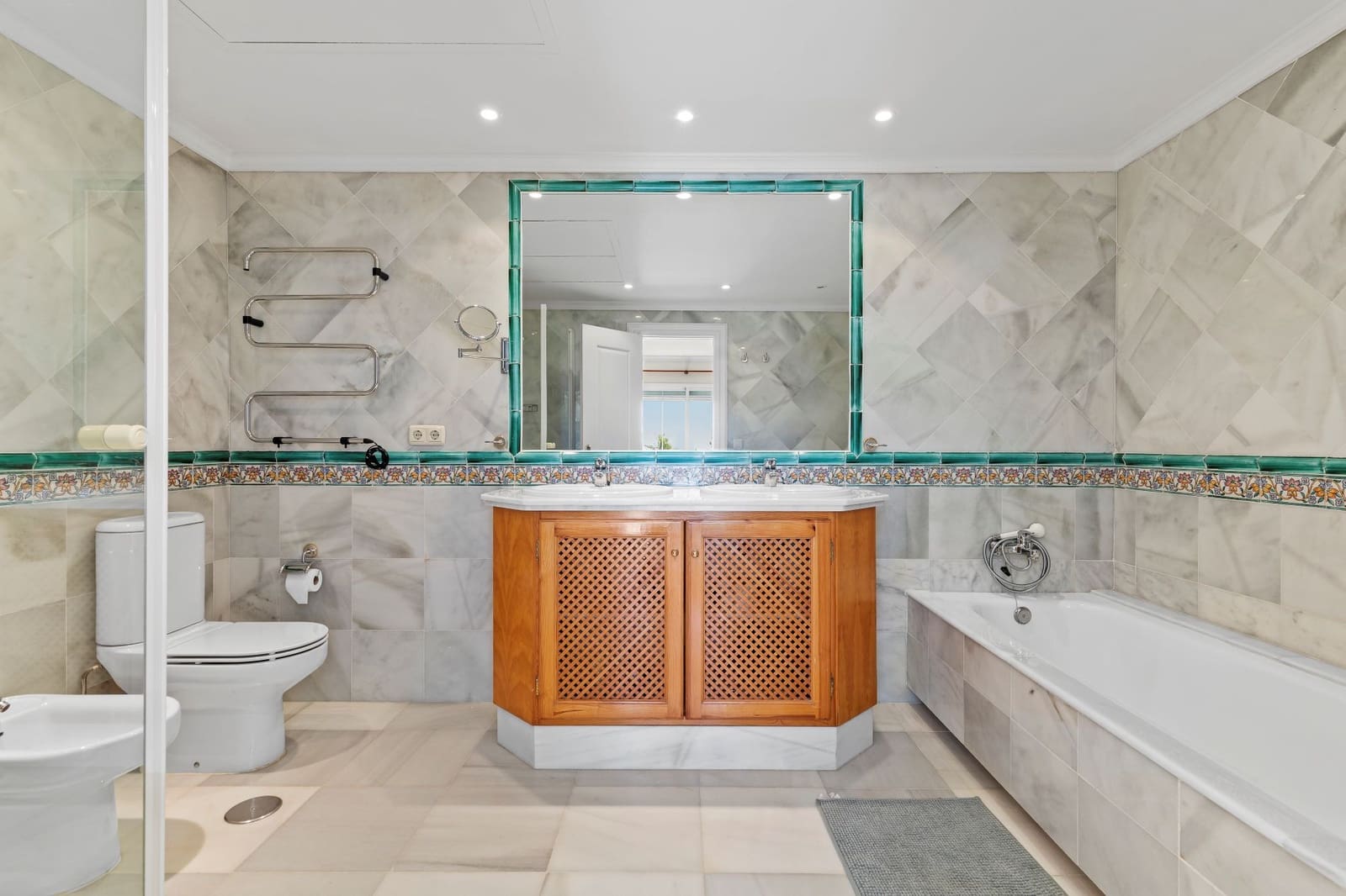 2 bedroom Apartment for sale in Monte Halcones with pool garage - € 595,000 (Ref: 9465569)