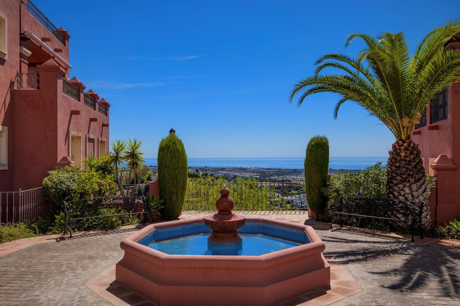 2 bedroom Apartment for sale in Monte Halcones with pool garage - € 595,000 (Ref: 9465569)