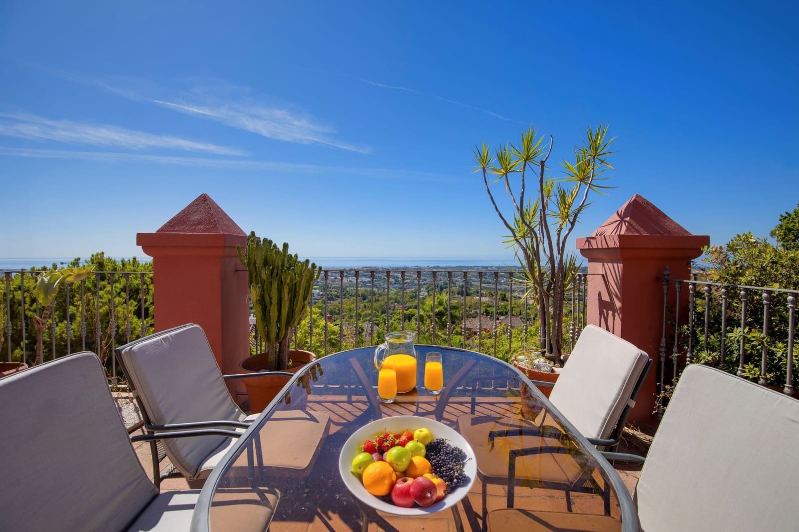 2 bedroom Apartment for sale in Monte Halcones with pool garage - € 595,000 (Ref: 9465569)