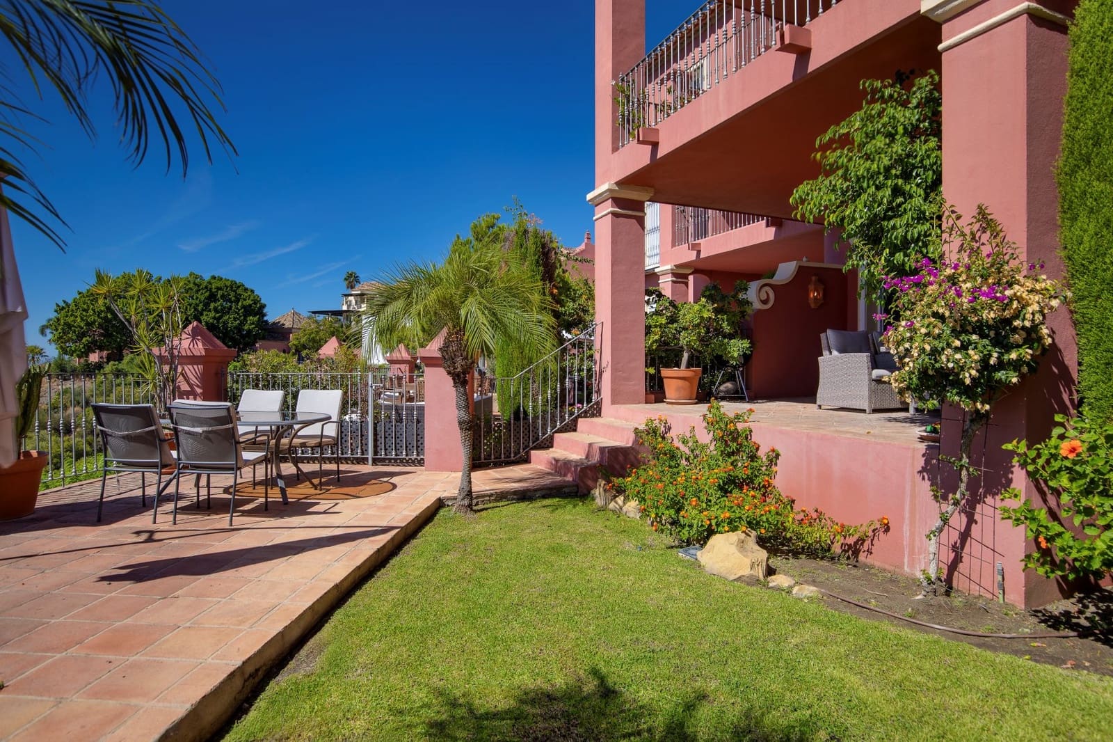 2 bedroom Apartment for sale in Monte Halcones with pool garage - € 595,000 (Ref: 9465569)