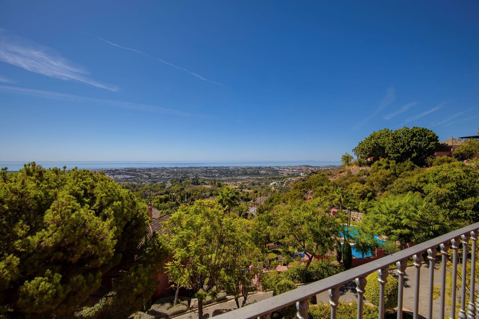 2 bedroom Apartment for sale in Monte Halcones with pool garage - € 595,000 (Ref: 9465569)