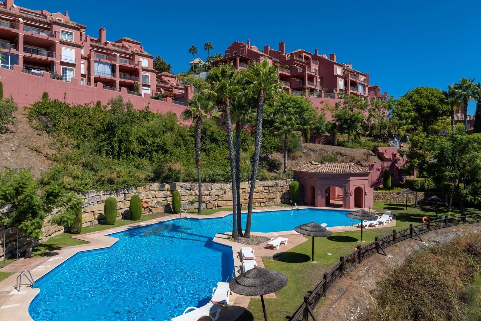 2 bedroom Apartment for sale in Monte Halcones with pool garage - € 595,000 (Ref: 9465569)