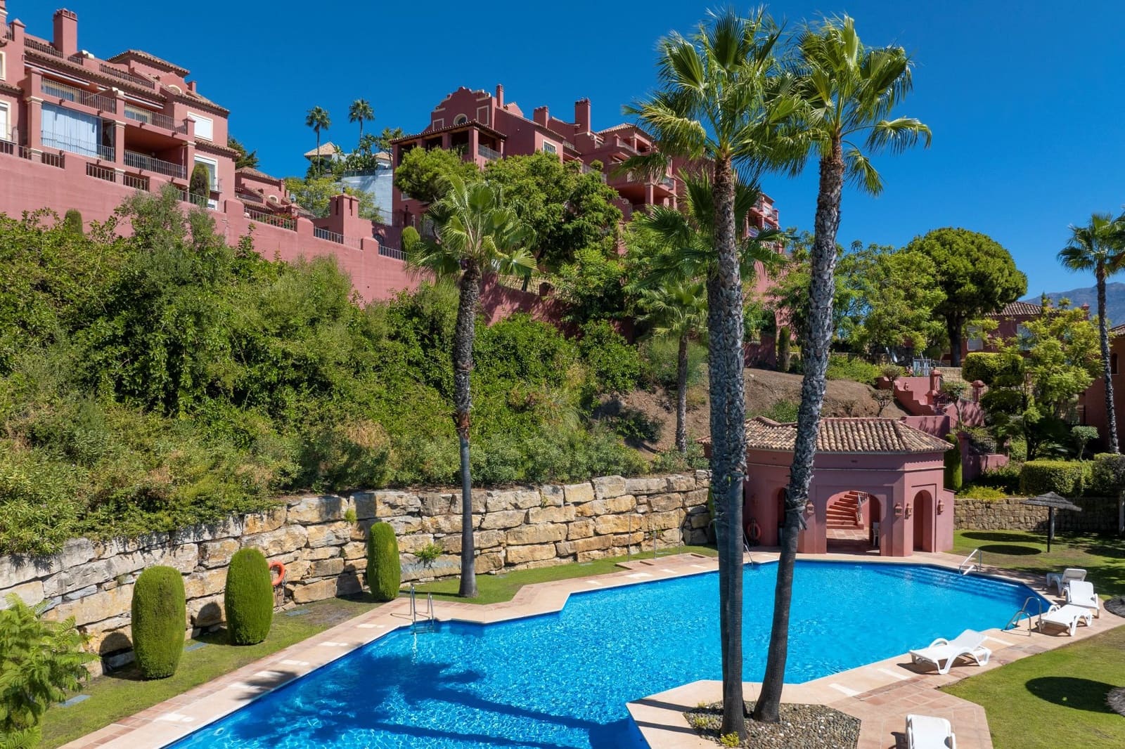 2 bedroom Apartment for sale in Monte Halcones with pool garage - € 595,000 (Ref: 9465569)