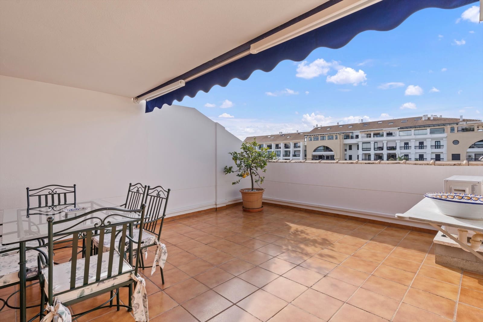 3 bedroom Penthouse for sale in San Pedro de Alcantara with pool garage - € 930,000 (Ref: 9533124)