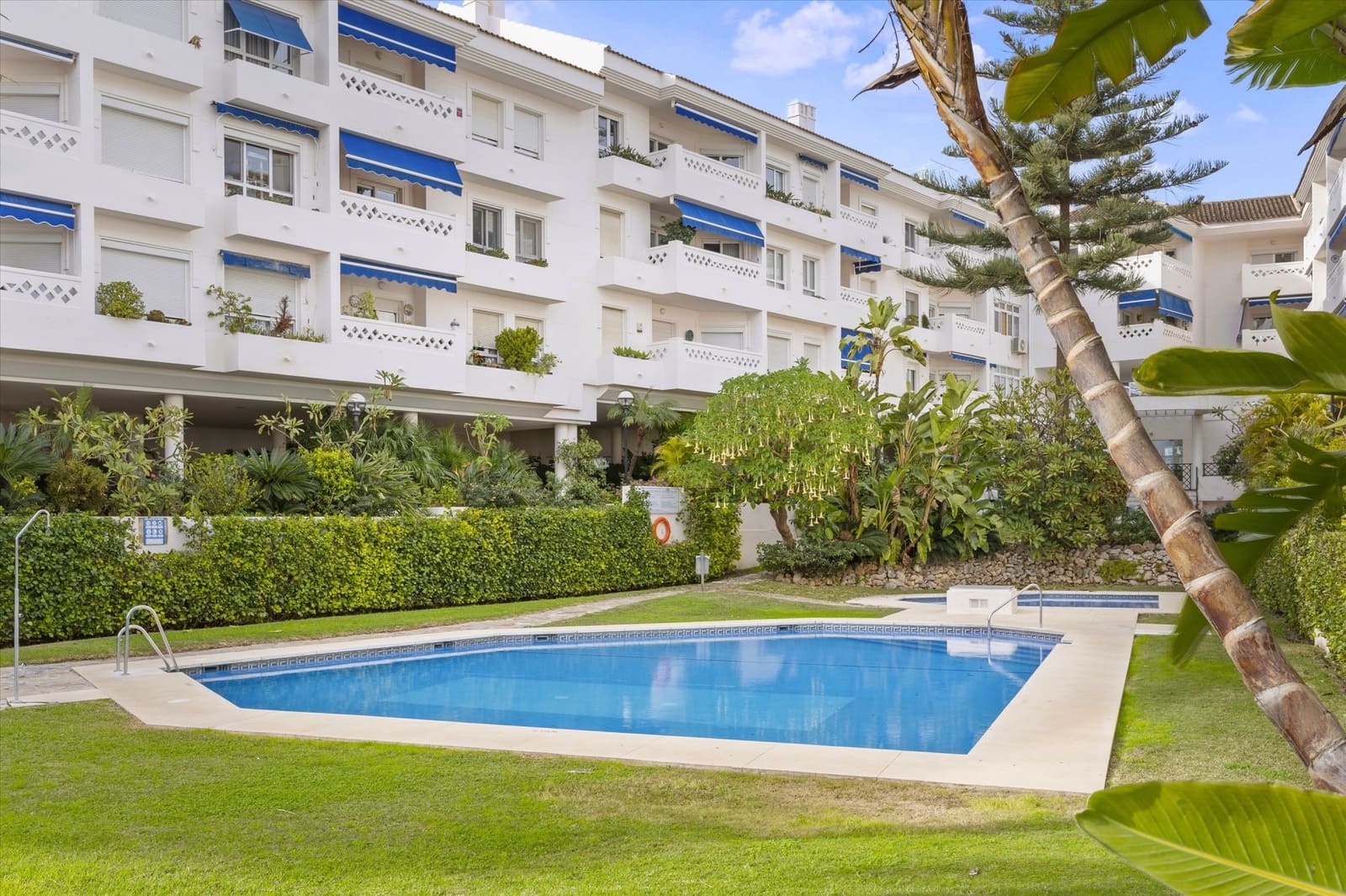 3 bedroom Penthouse for sale in San Pedro de Alcantara with pool garage - € 930,000 (Ref: 9533124)