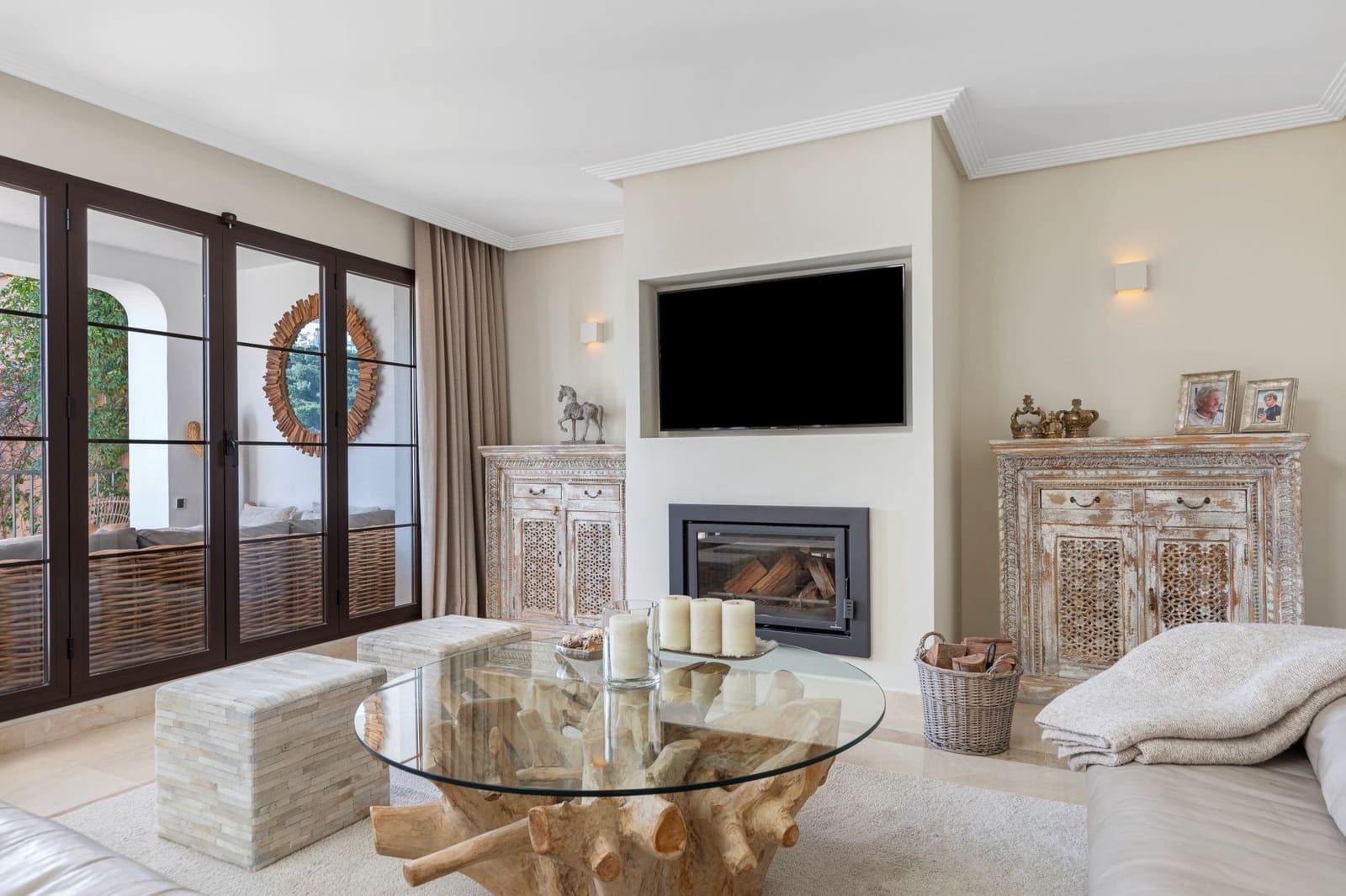 4 quarto Casa em Banda para venda em Benahavis com piscina garagem - 1 050 000 € (Ref: 9568172)