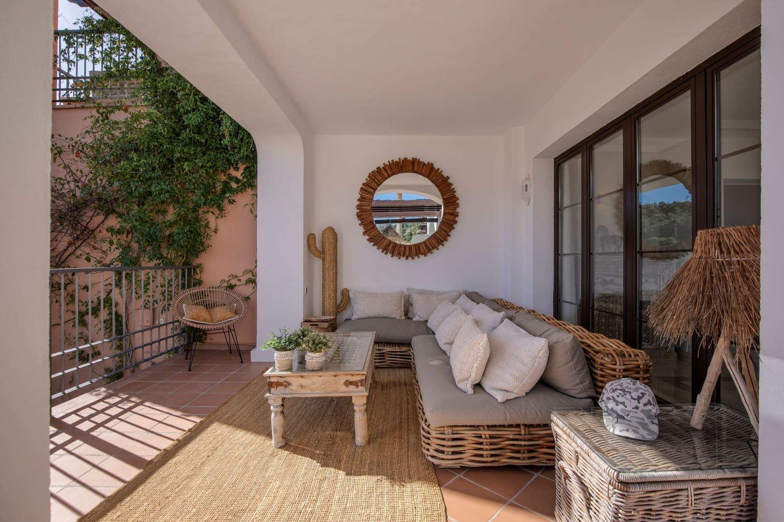 4 quarto Casa em Banda para venda em Benahavis com piscina garagem - 1 050 000 € (Ref: 9568172)