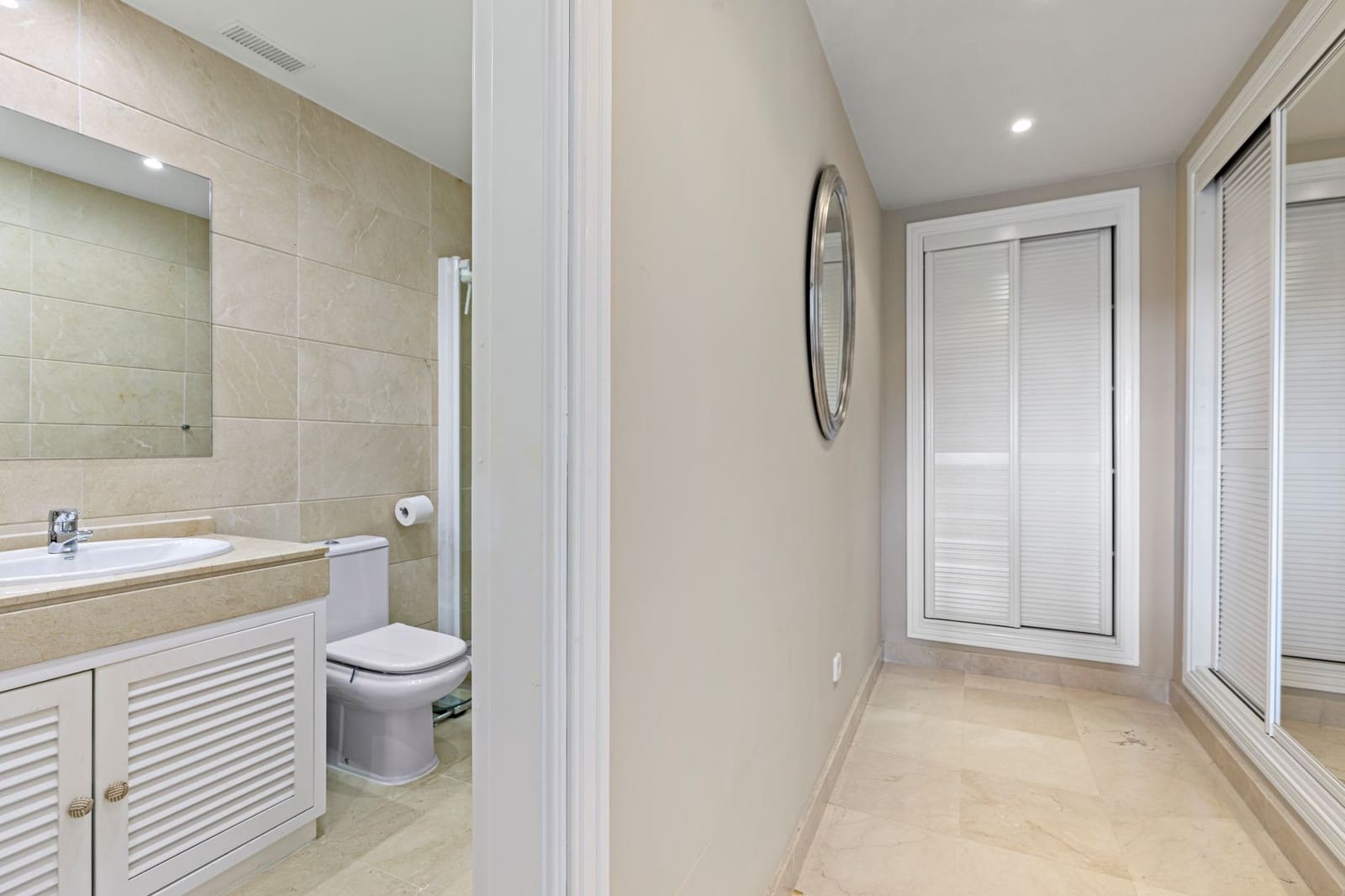 4 quarto Casa em Banda para venda em Benahavis com piscina garagem - 1 050 000 € (Ref: 9568172)