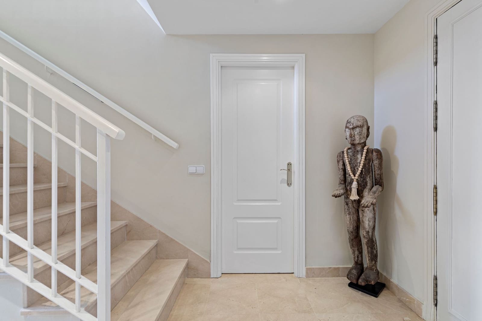 4 quarto Casa em Banda para venda em Benahavis com piscina garagem - 1 050 000 € (Ref: 9568172)